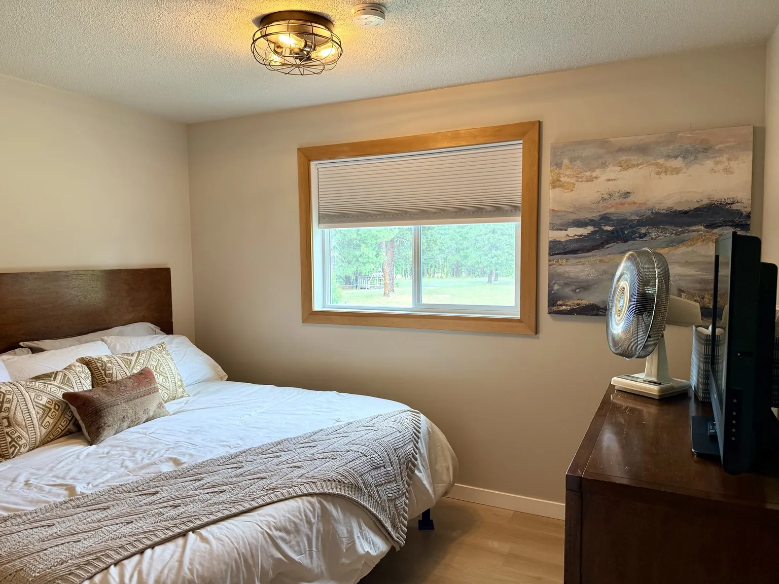 Guest bedroom